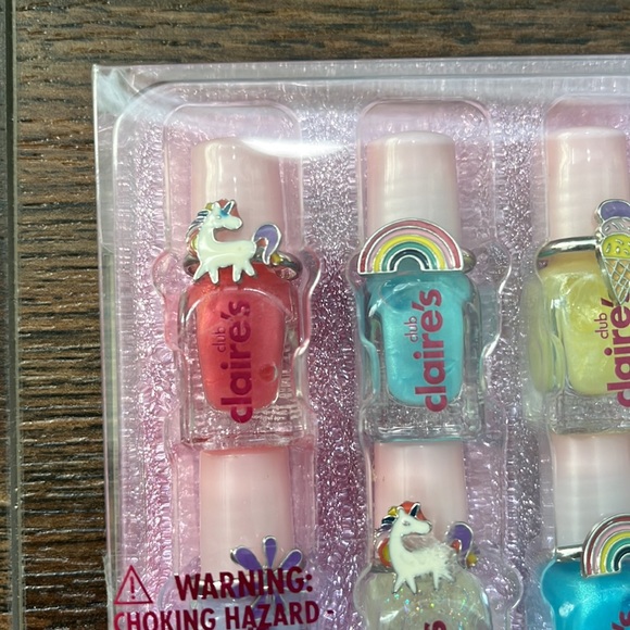 Claire’s peel-off nail polish with rings - Picture 2 of 8